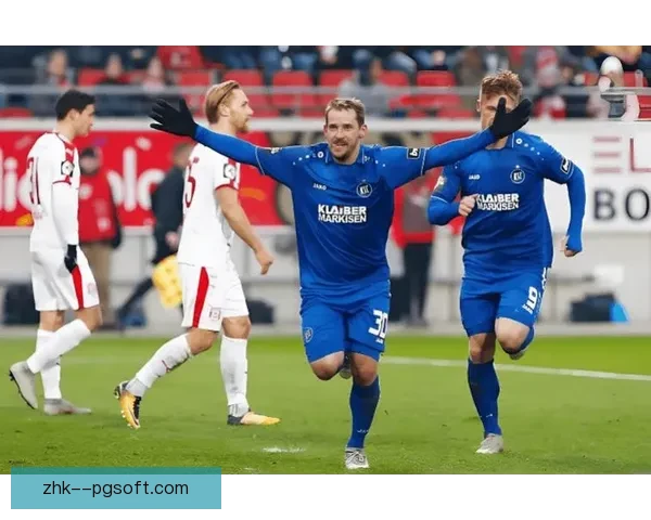 凯恩对阵达姆施塔特上演精彩半场吊射助球队领先